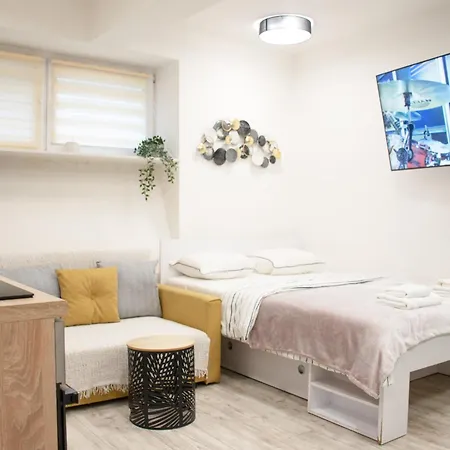 Eight Lamps 'n Floor Heating Apartment Zagreb